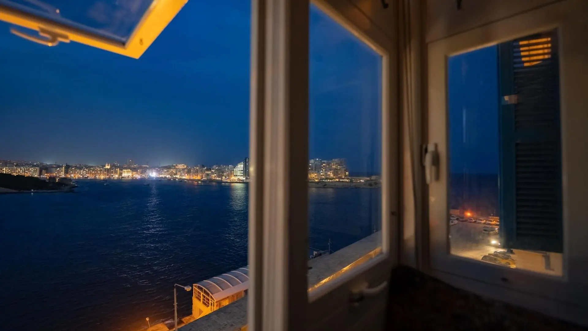 Extraordinary Views In A Holiday Home In Valletta Malta